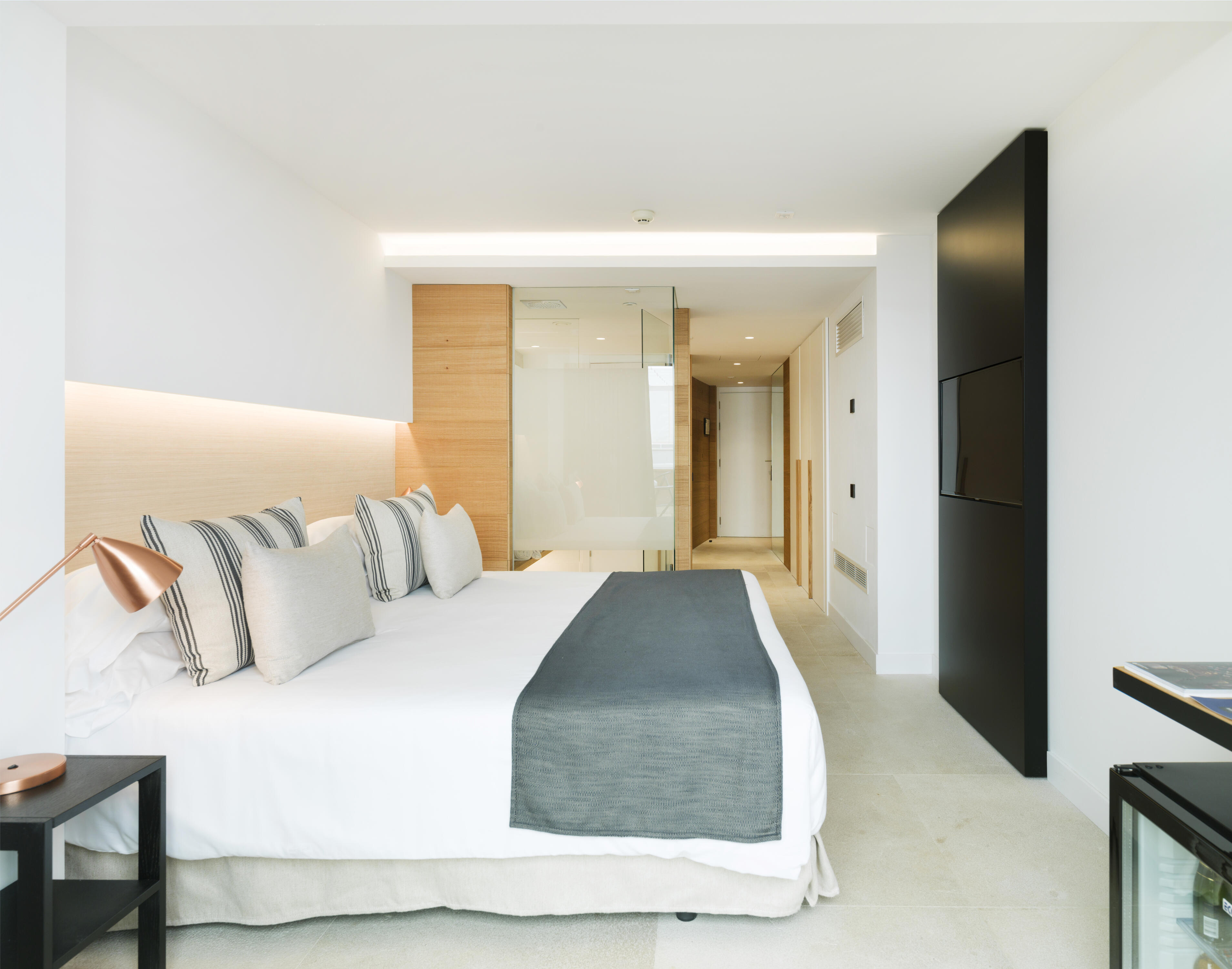 NAKAR Hotel - Room Superior (1).jpg